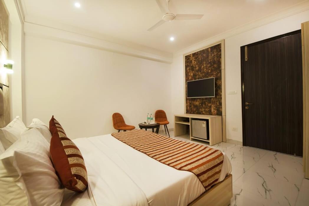 Hotel Almora Inn - Near By Delhi International Airport - With Free Airport Pickup And Drop New Delhi Exterior foto