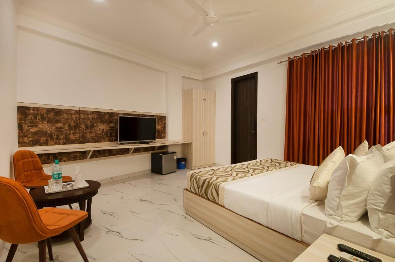 Hotel Almora Inn - Near By Delhi International Airport - With Free Airport Pickup And Drop New Delhi Exterior foto