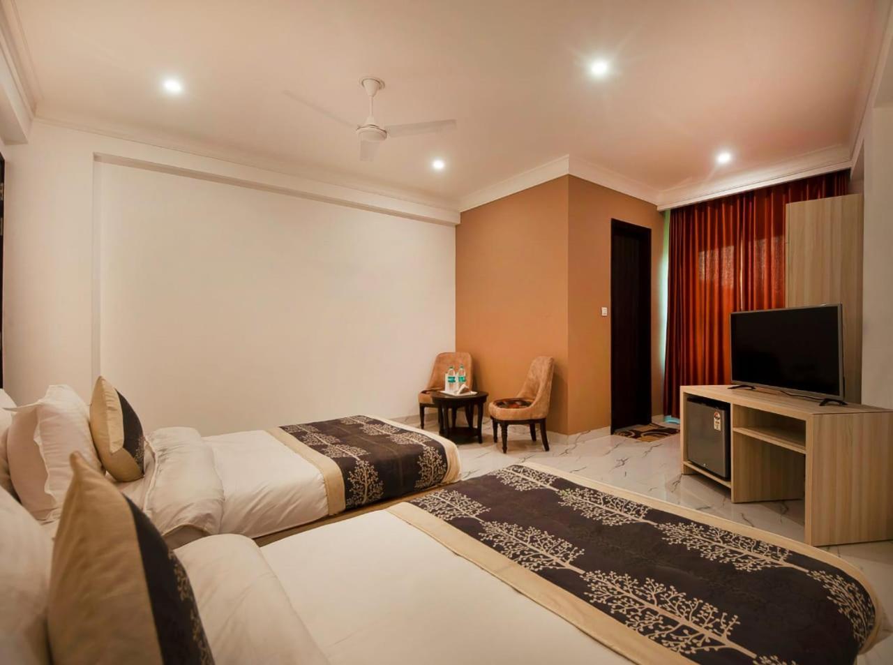 Hotel Almora Inn - Near By Delhi International Airport - With Free Airport Pickup And Drop New Delhi Exterior foto